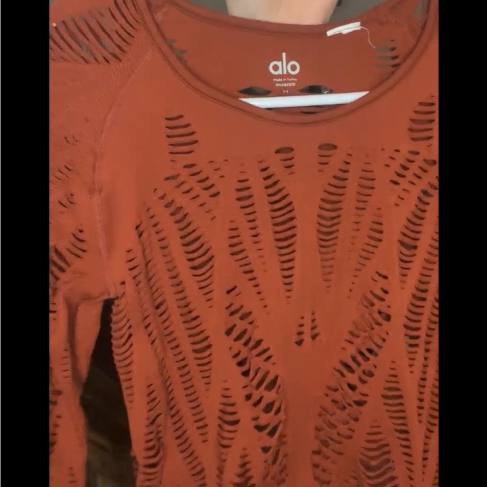 ALO Yoga LS Rust Wanderer Stretch Seamless Cutout Top Size Medium - Picture 11 of 14